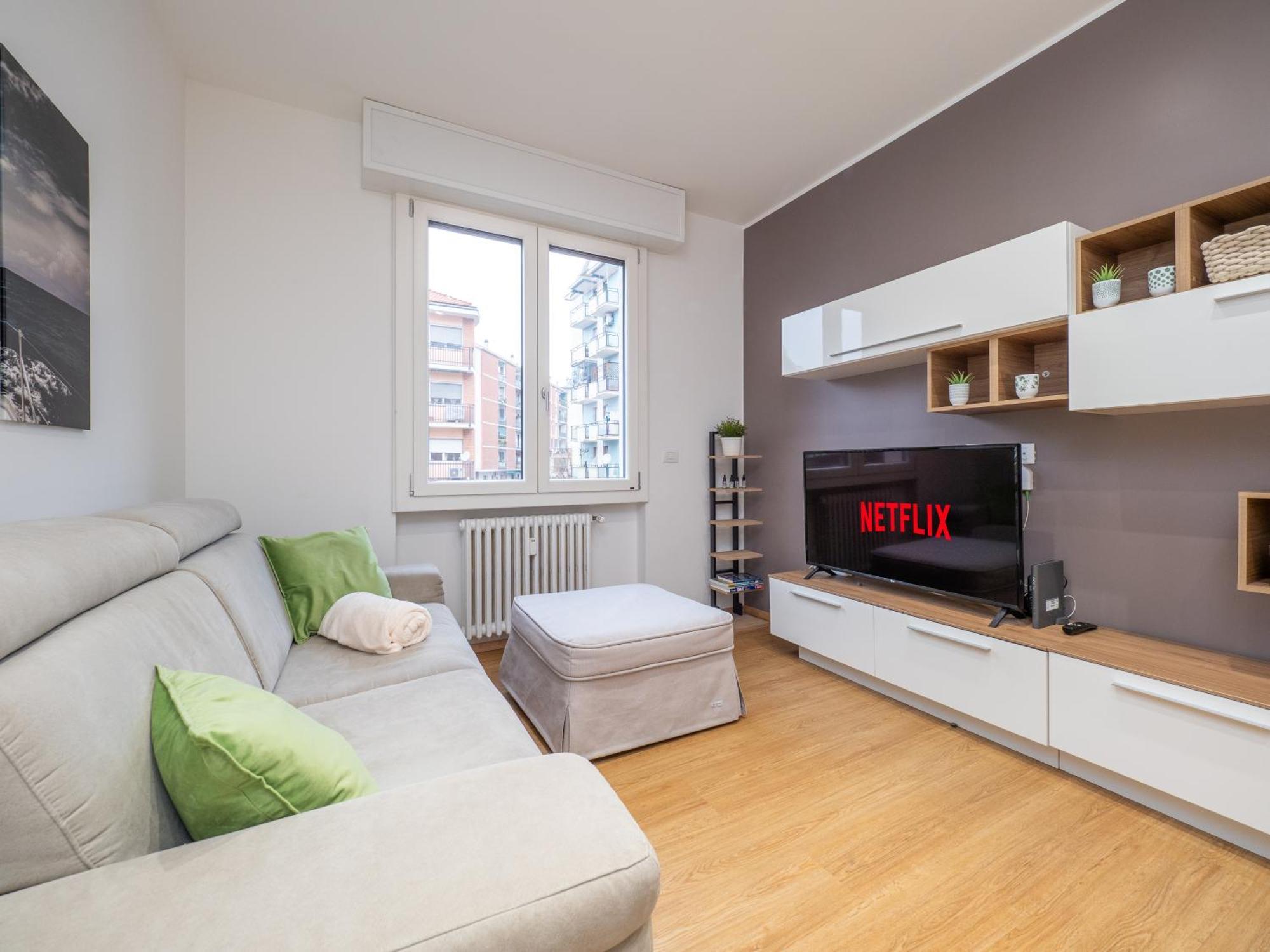 Milano 5 Guests - Modern Apt With Balcony Exterior photo